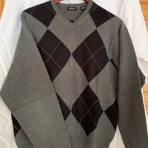 Men’s V-Neck Argyle Sweater